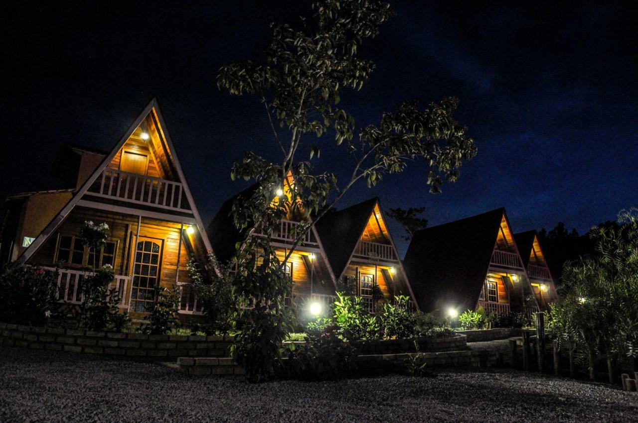 Pousada E Hostel Pe No Mato Вали-ду-Капан Экстерьер фото